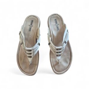 Minnetonka boho white leather thong sandal